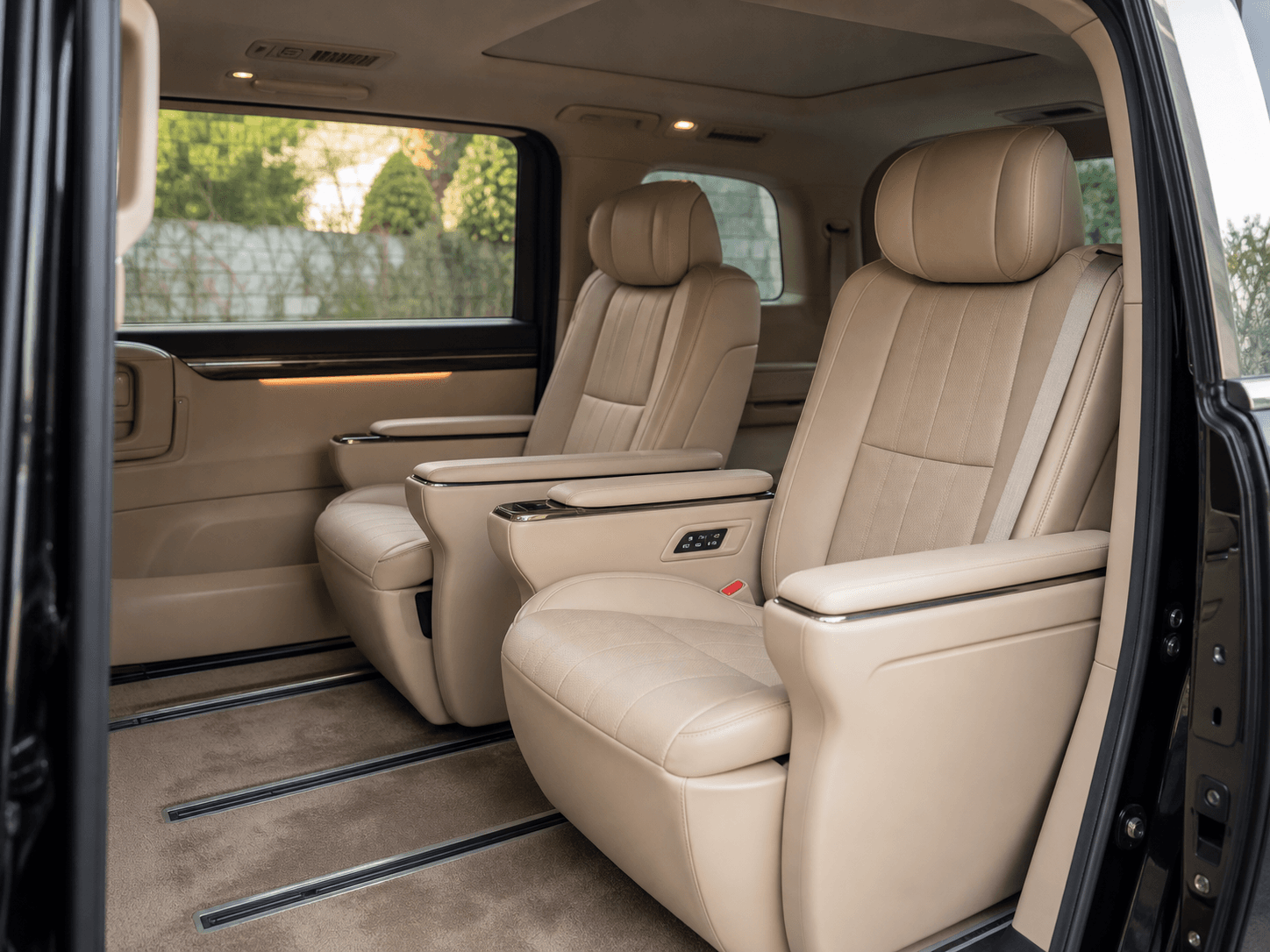 Premium 7-Seater MPV 1
